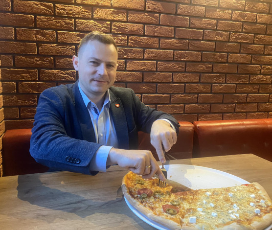 Dzień Pizzy w Szczytnie: Salami Pikantne vs Ser